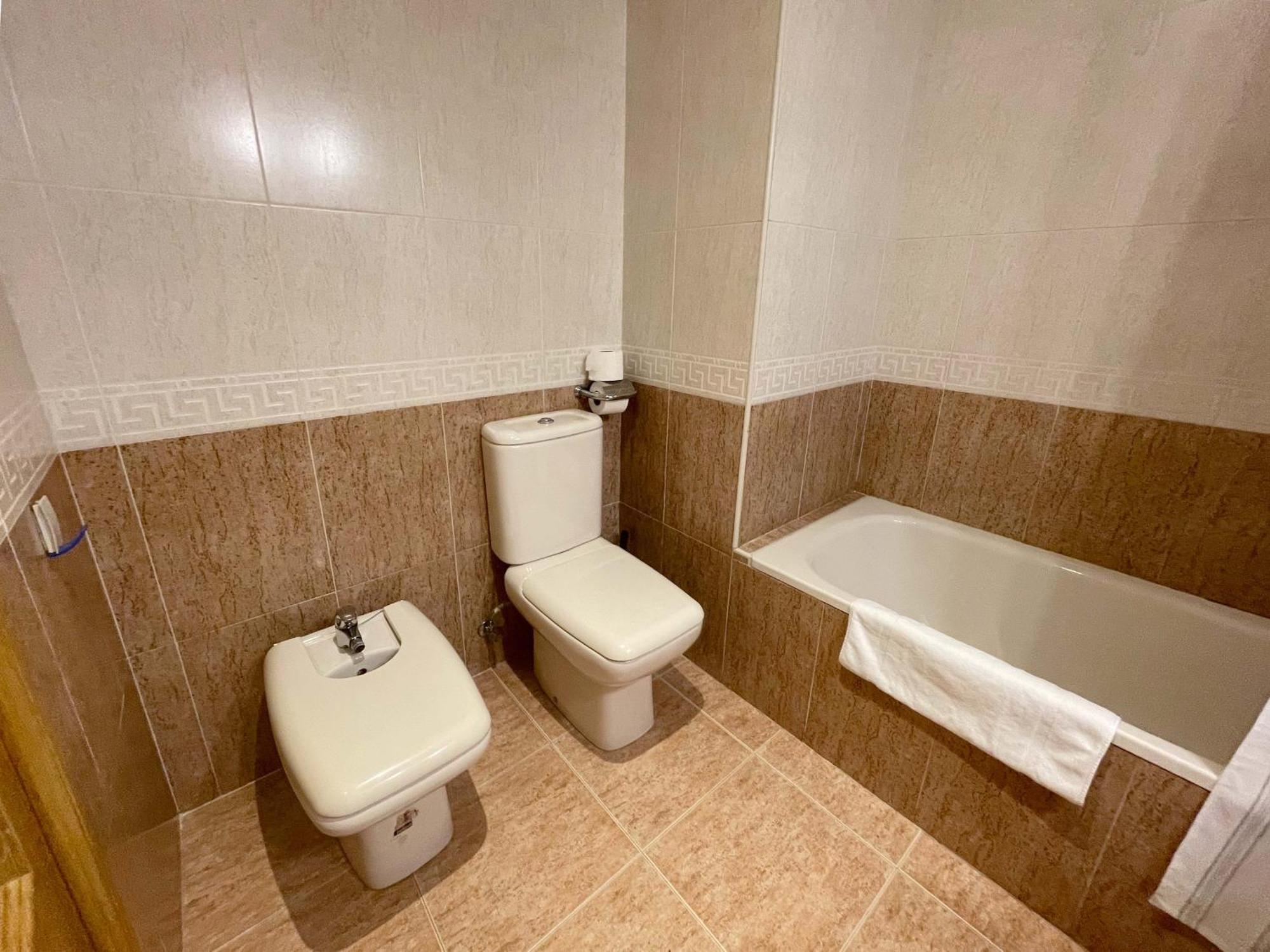 סרגוסה Apartamentos El Pilar Suites 3000 מראה חיצוני תמונה