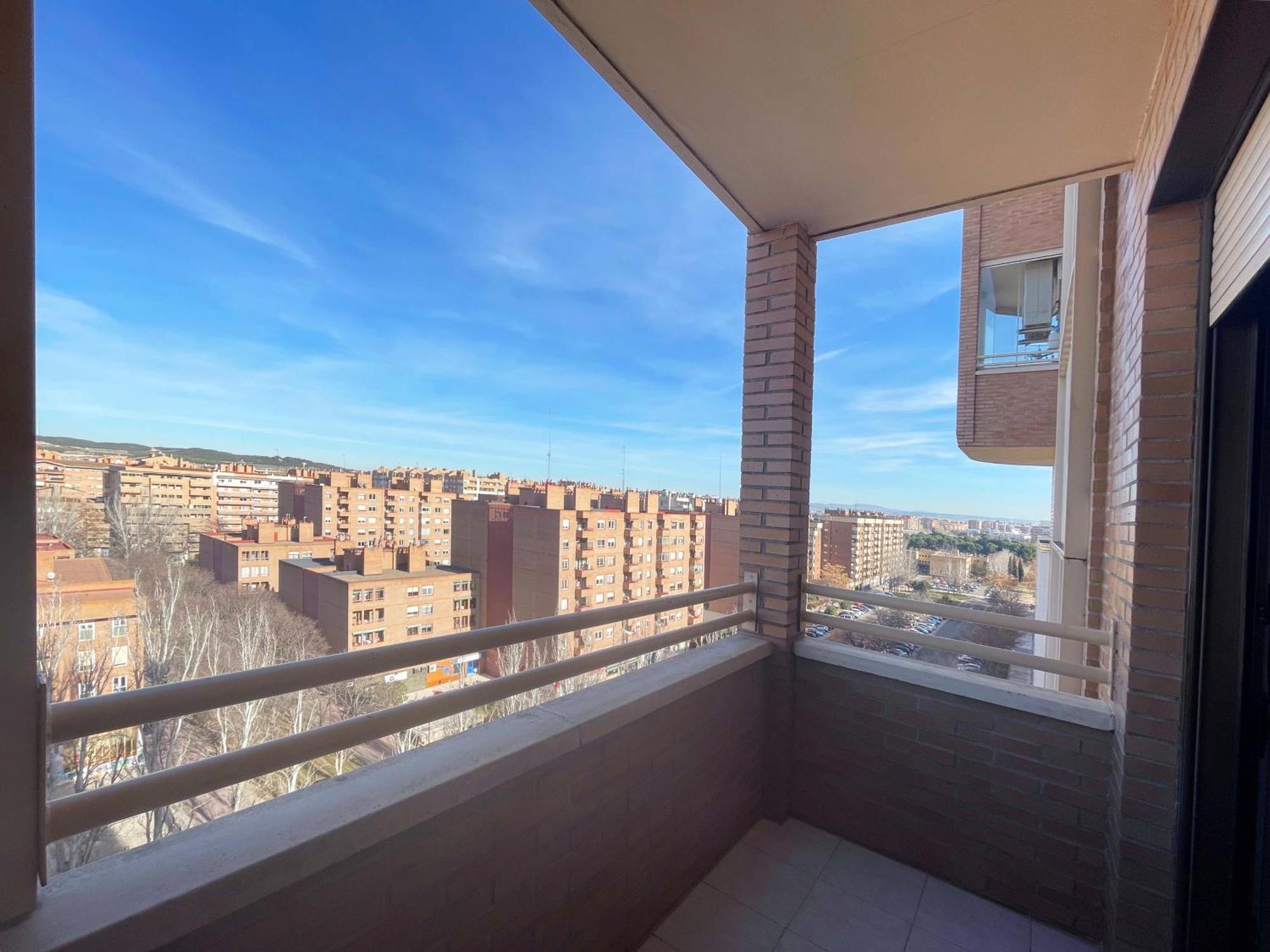 סרגוסה Apartamentos El Pilar Suites 3000 מראה חיצוני תמונה