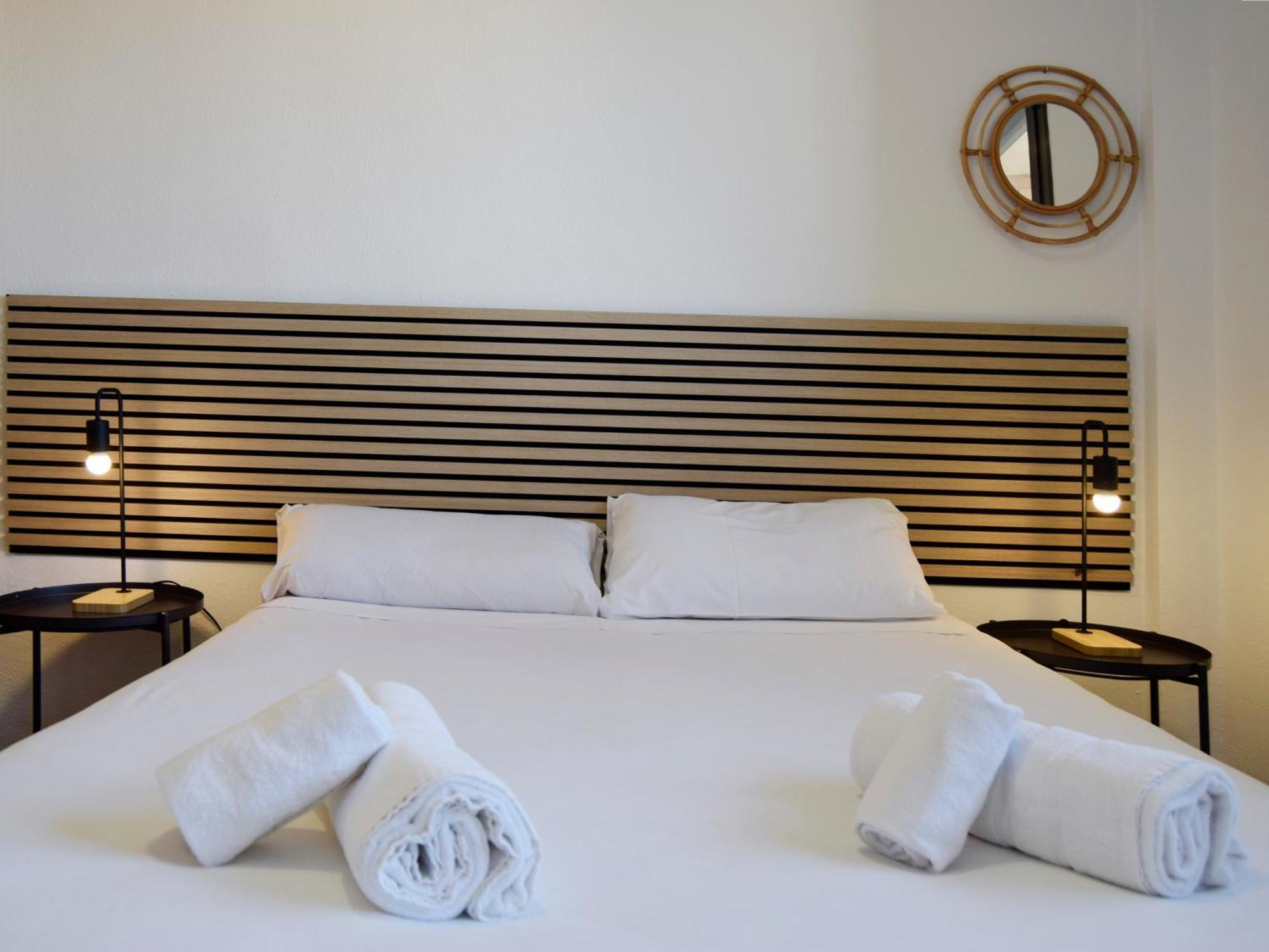 סרגוסה Apartamentos El Pilar Suites 3000 מראה חיצוני תמונה